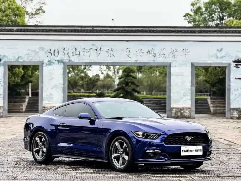 Ford Mustang 2.3 T Performance