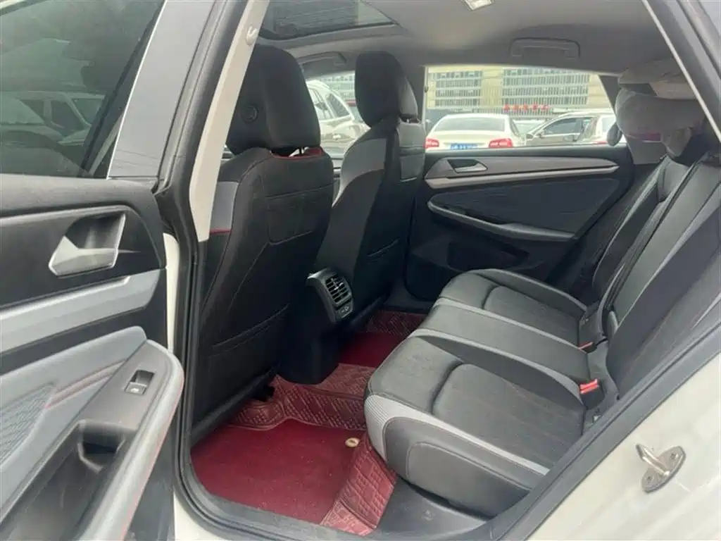 Lamando Lamando L 280 TSI DSG Spicy Cool