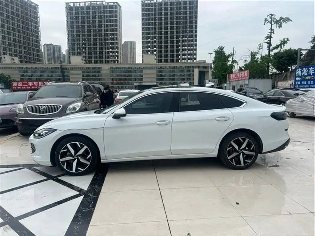 Lamando Lamando L 280 TSI DSG Spicy Cool