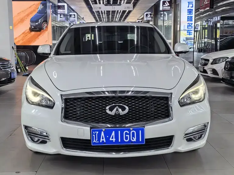 Infiniti Q70 Q70 L 2.5 L Elite