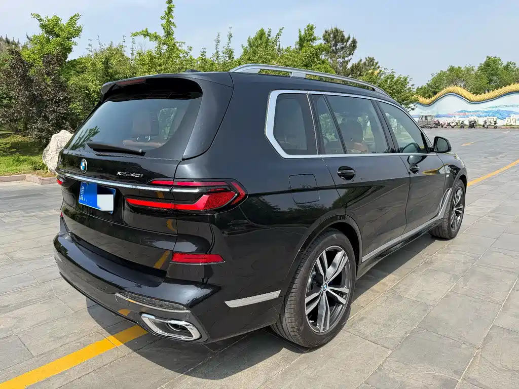 BMW X7 xDrive40 i Premium M Sport Package