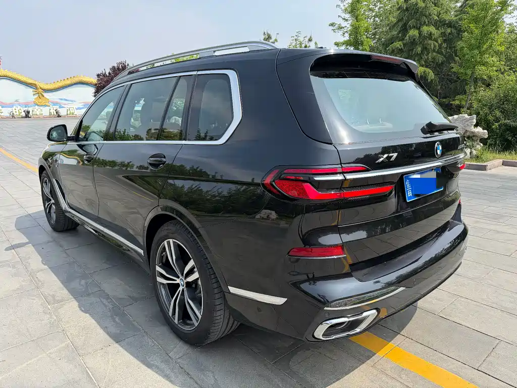 BMW X7 xDrive40 i Premium M Sport Package