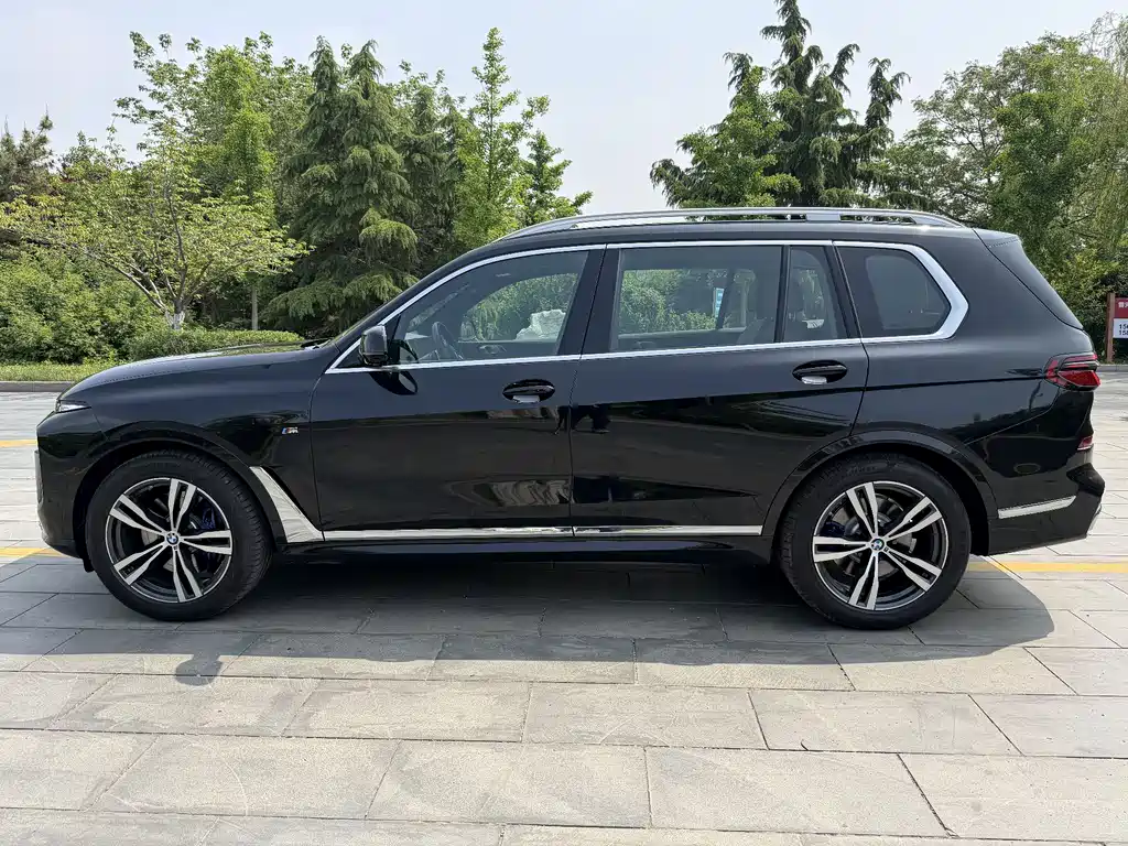 BMW X7 xDrive40 i Premium M Sport Package