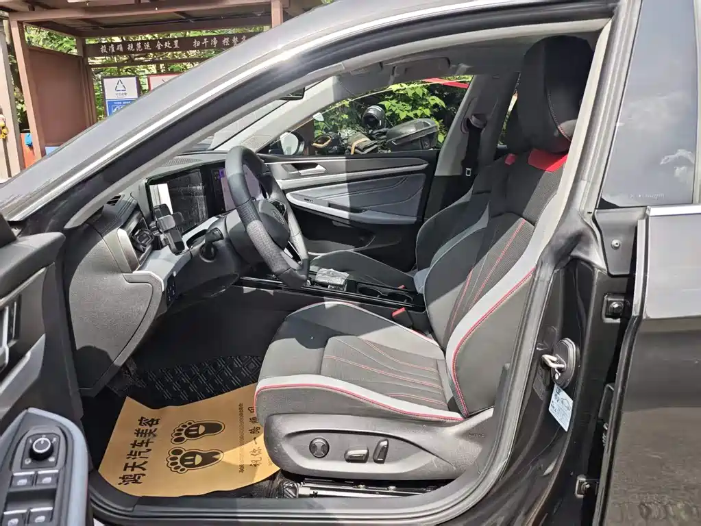 Lamando Lamando L 280 TSI DSG Spicy Cool