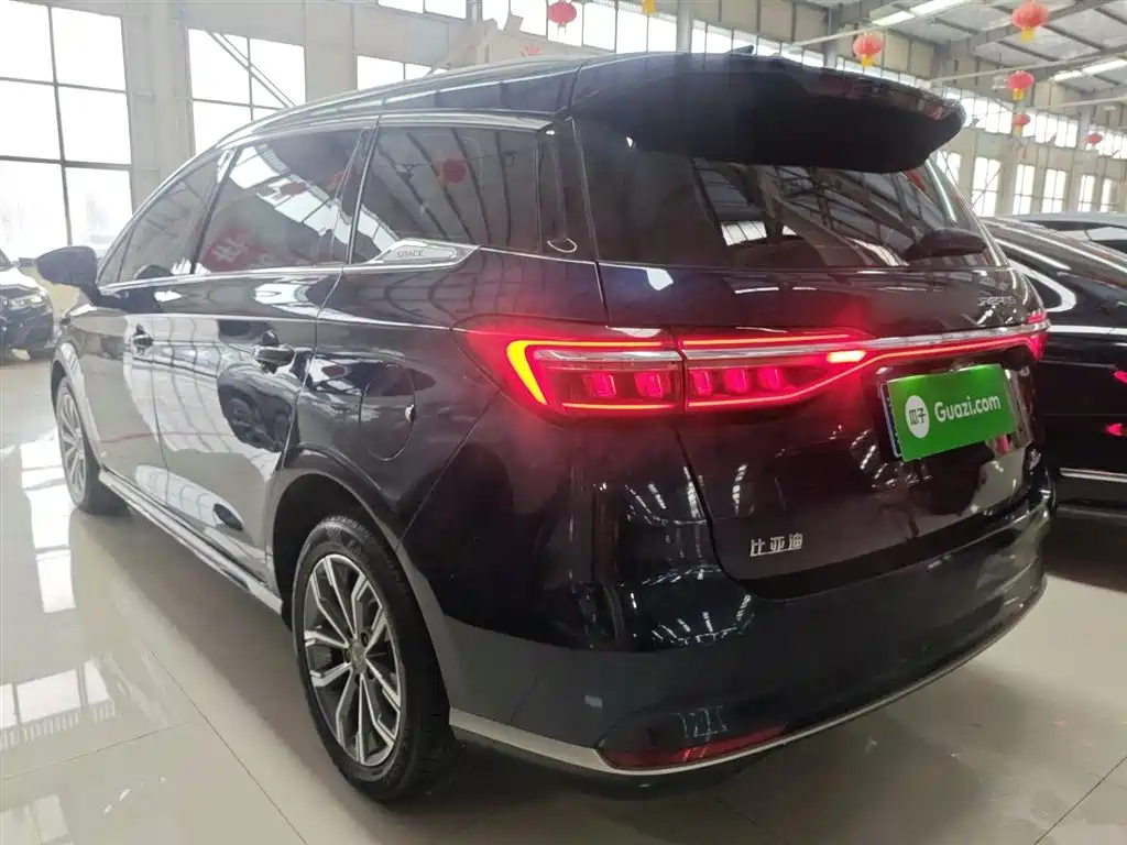 Song MAX Upgraded 1.5 T Auto Distinguished 7-seat