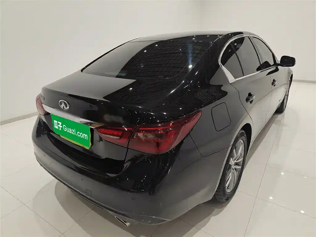 Infiniti Q50 L 2.0 T Comfort CN-VI