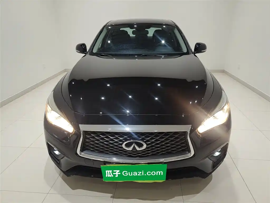 Infiniti Q50 L 2.0 T Comfort CN-VI