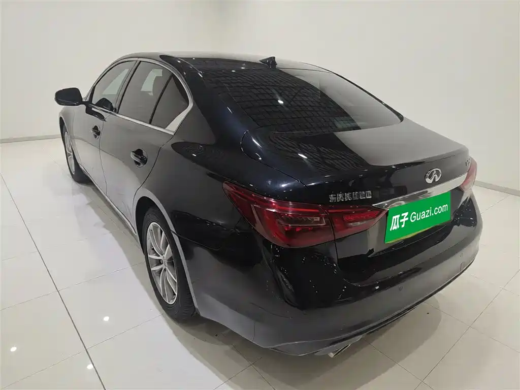 Infiniti Q50 L 2.0 T Comfort CN-VI