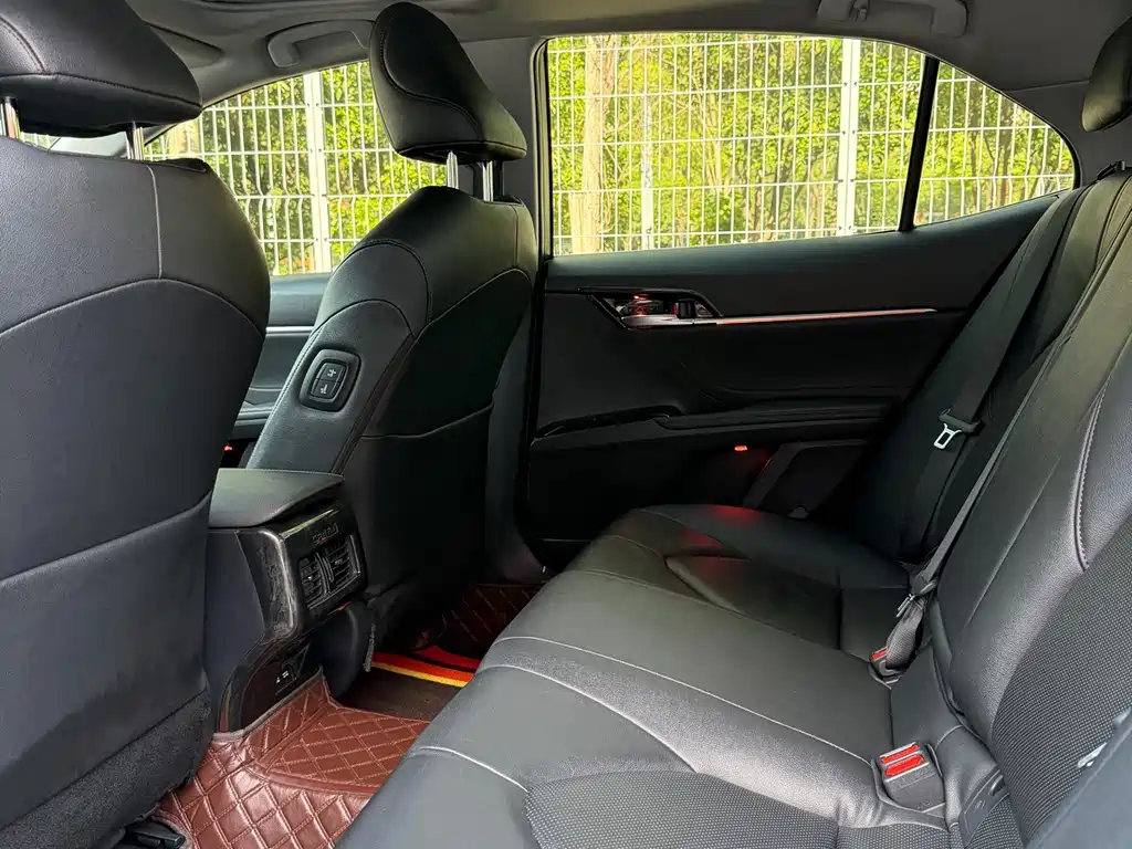 Camry 2.0 G Luxury