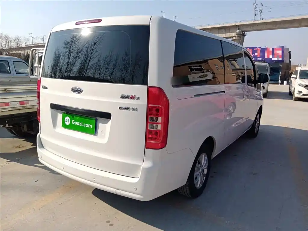 Refine M3 瑞风M3 2022款 PLUS 宜家版 1.8 L 舒适型