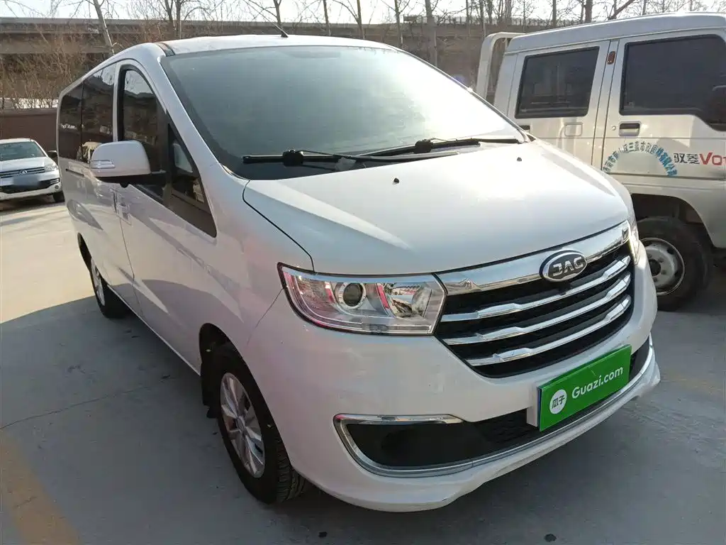 Refine M3 瑞风M3 2022款 PLUS 宜家版 1.8 L 舒适型
