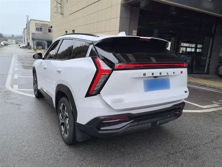 Geely Boyue L 1.5 TD DCT Glory