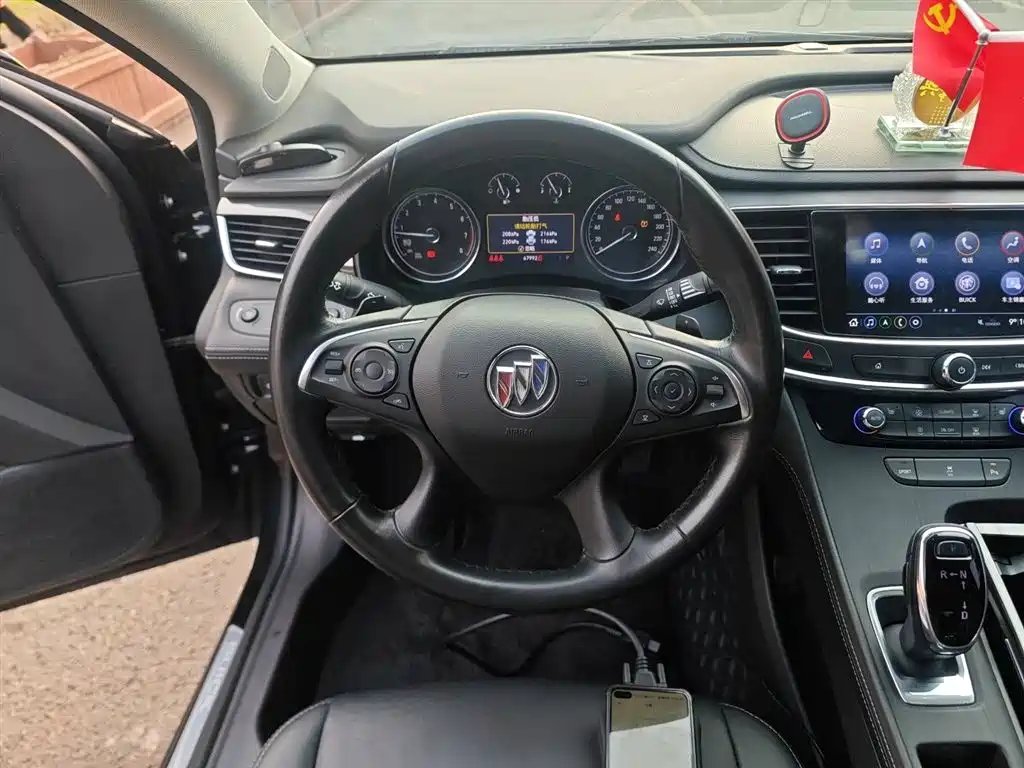 LaCrosse 652 T Luxury