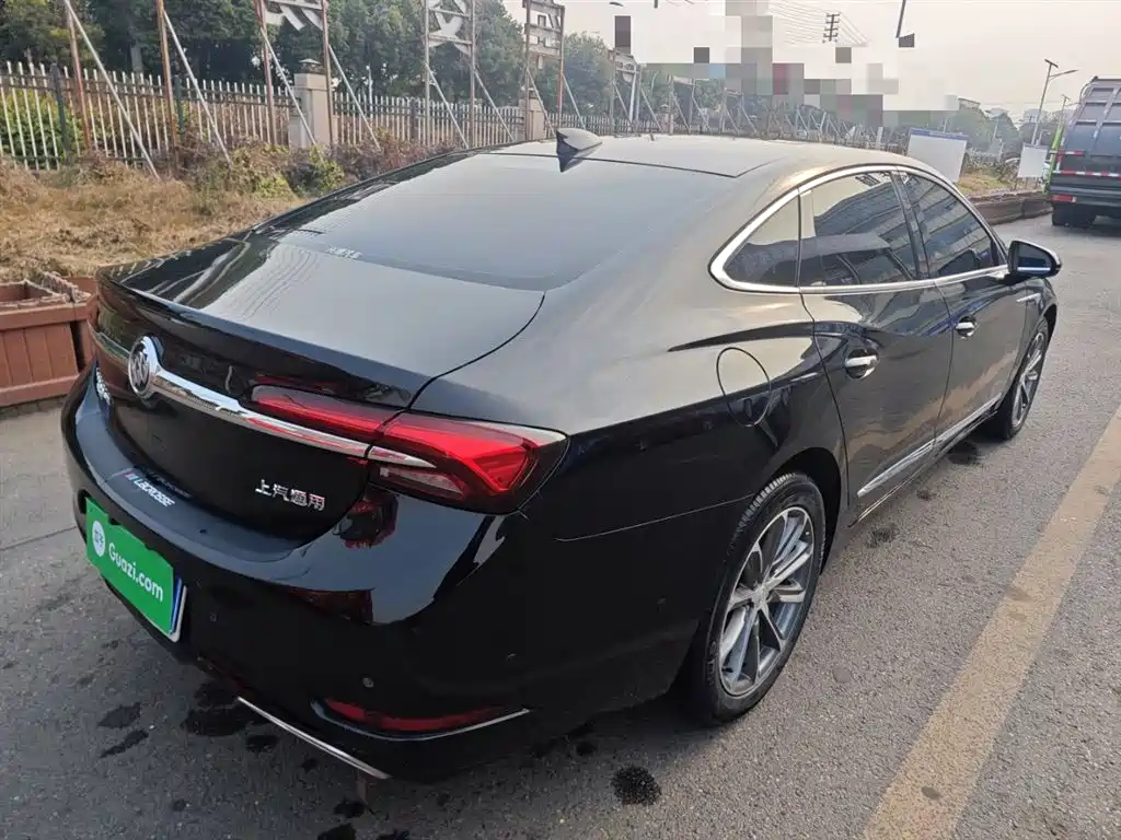 LaCrosse 652 T Luxury