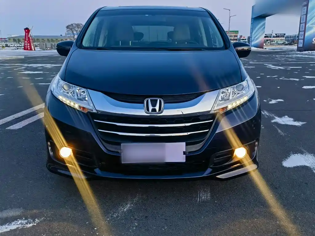 Odyssey 2.4 L Luxury