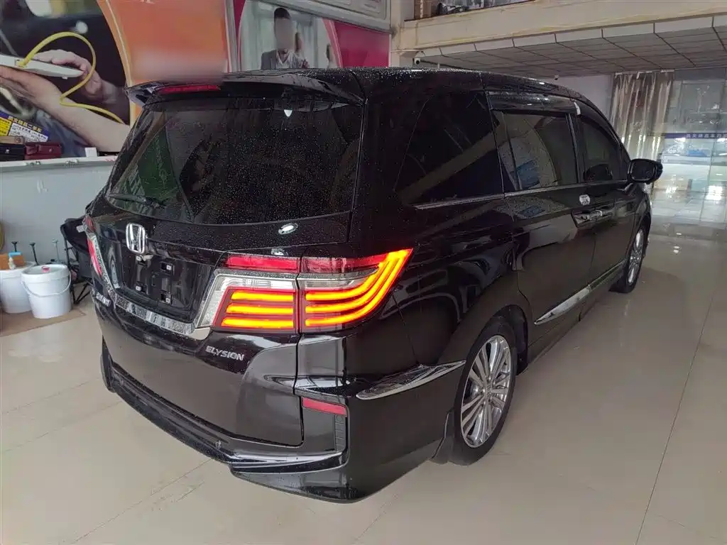 Elysion 2.4 L Style