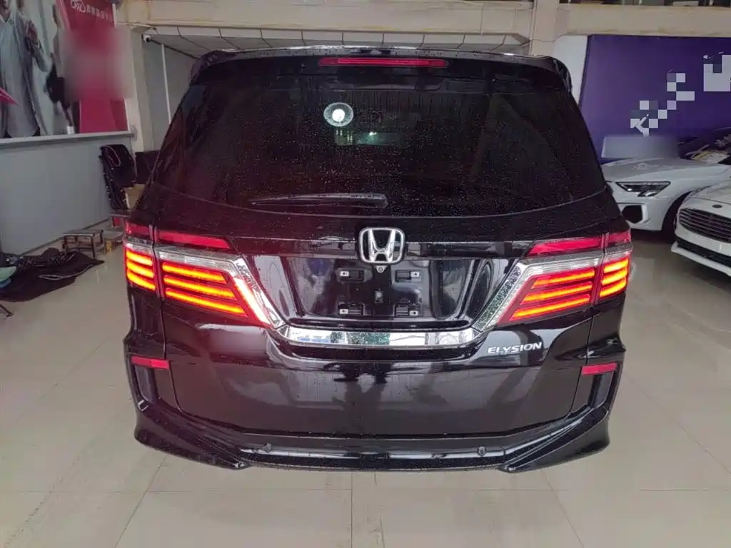 Elysion 2.4 L Style