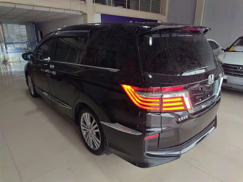 Elysion 2.4 L Style