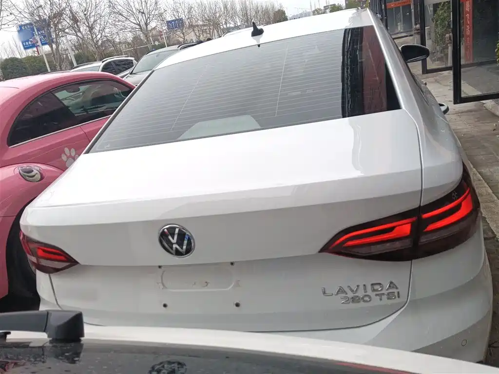 Lavida 280 TSI DSG Manyi