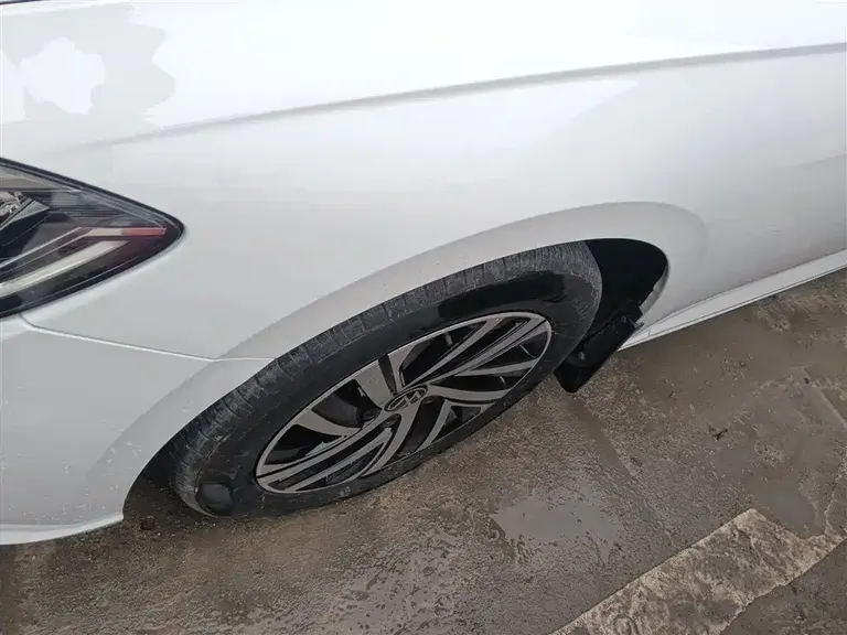 Volkswagen Lavida 280 TSI DSG Manyi