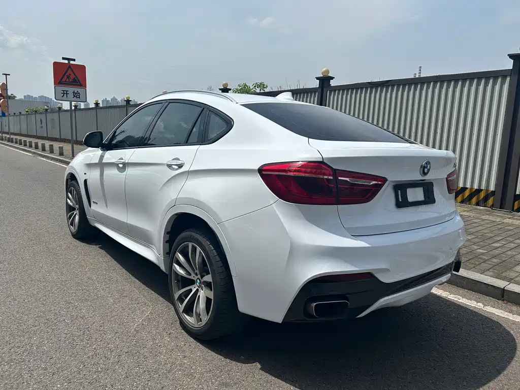 BMW X6 xDrive35 i M Luxury Sport