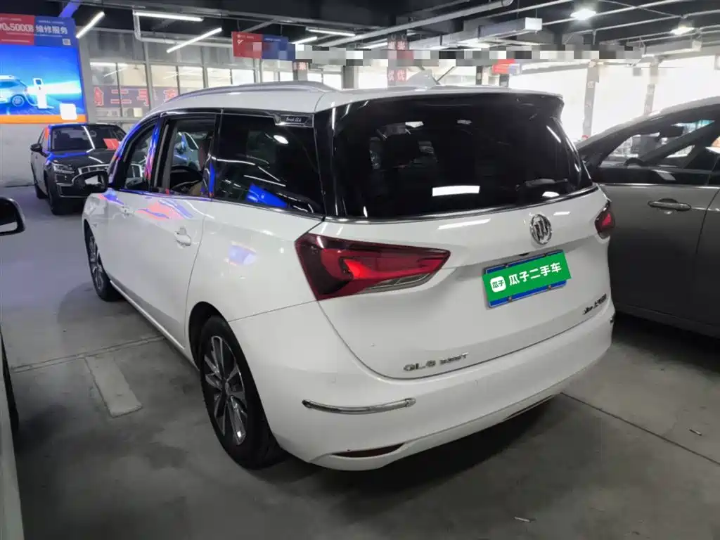 Buick GL6 323 T Light Hybrid Connected Distinguished