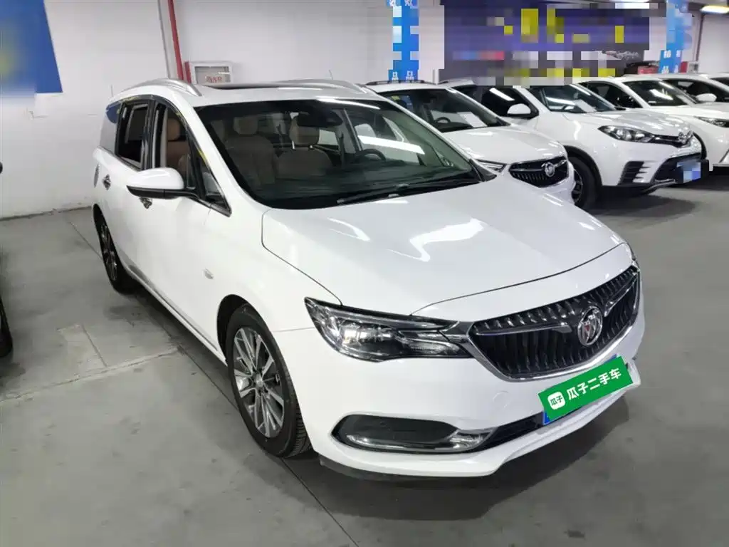 Buick GL6 323 T Light Hybrid Connected Distinguished