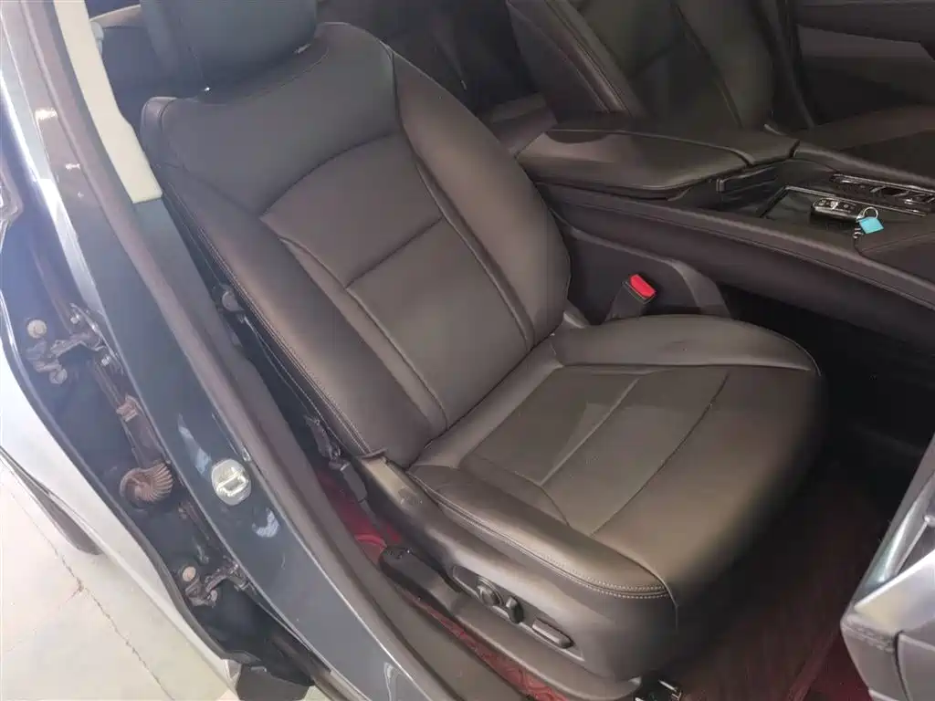 Enclave 28 T 4 WD Distinguished