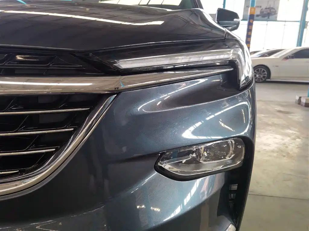Enclave 28 T 4 WD Distinguished