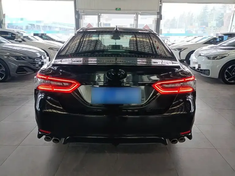 Toyota Camry 2.5 S Knight