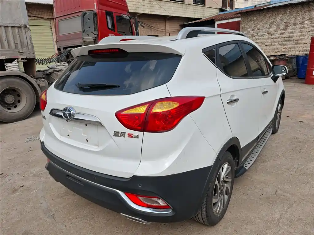 Refine S3 1.5 L CVT Luxury Smart
