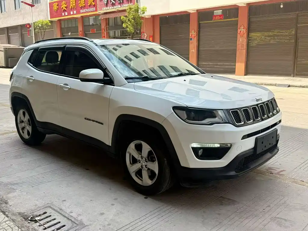 Compass 200 T Auto Home Enjoyment