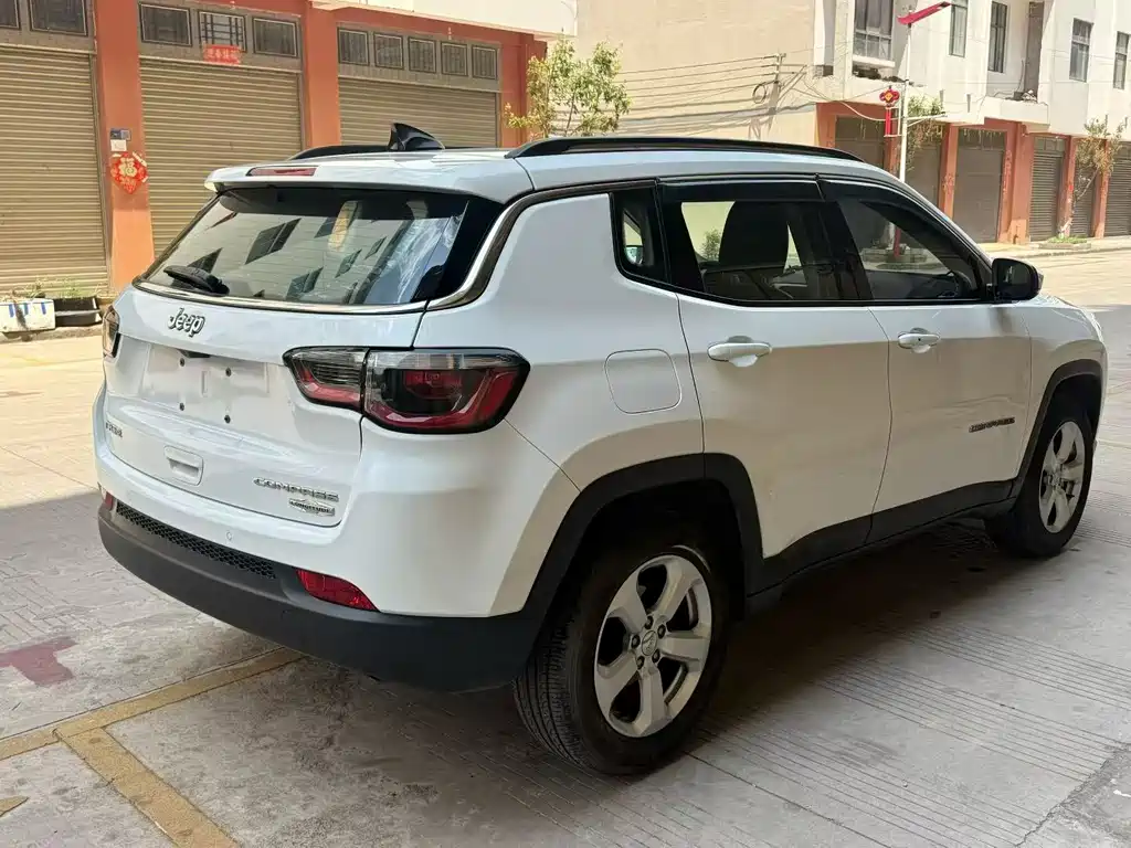 Compass 200 T Auto Home Enjoyment
