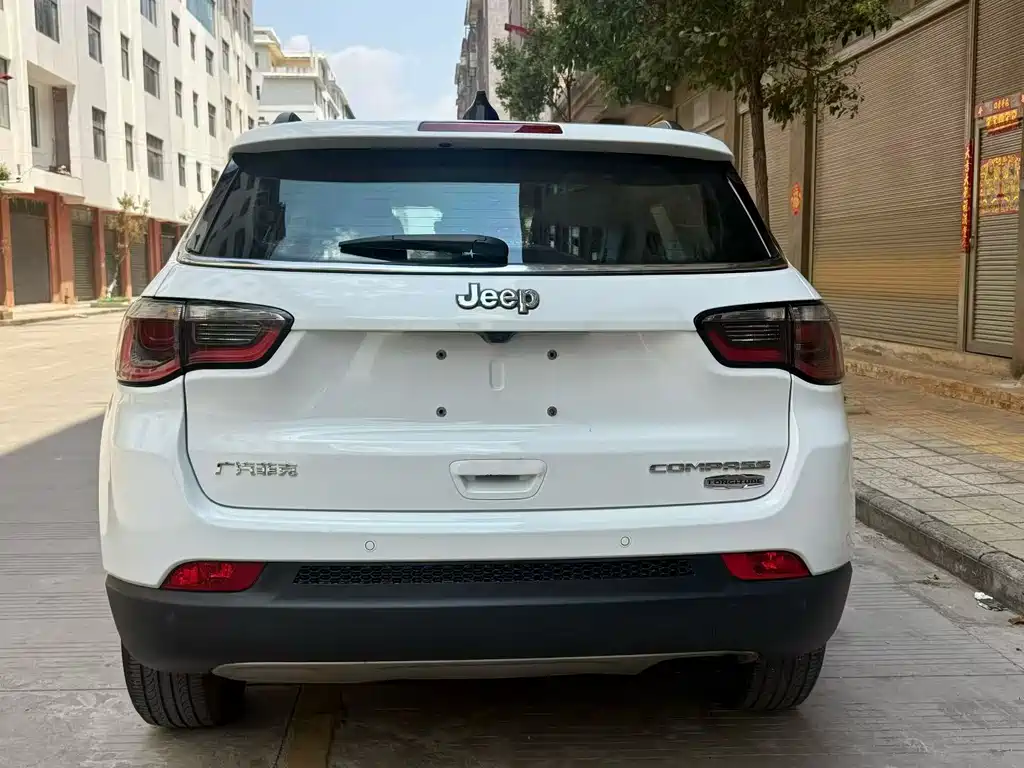 Compass 200 T Auto Home Enjoyment