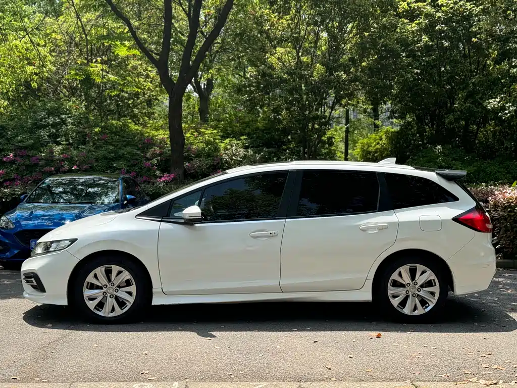 Jade 1.8 L Auto Comfort 5-seat