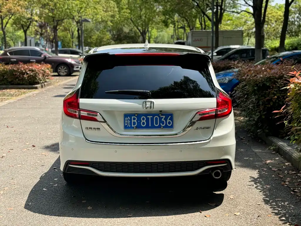 Jade 1.8 L Auto Comfort 5-seat
