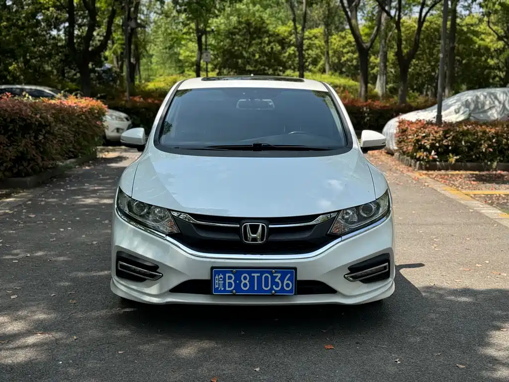 Jade 1.8 L Auto Comfort 5-seat