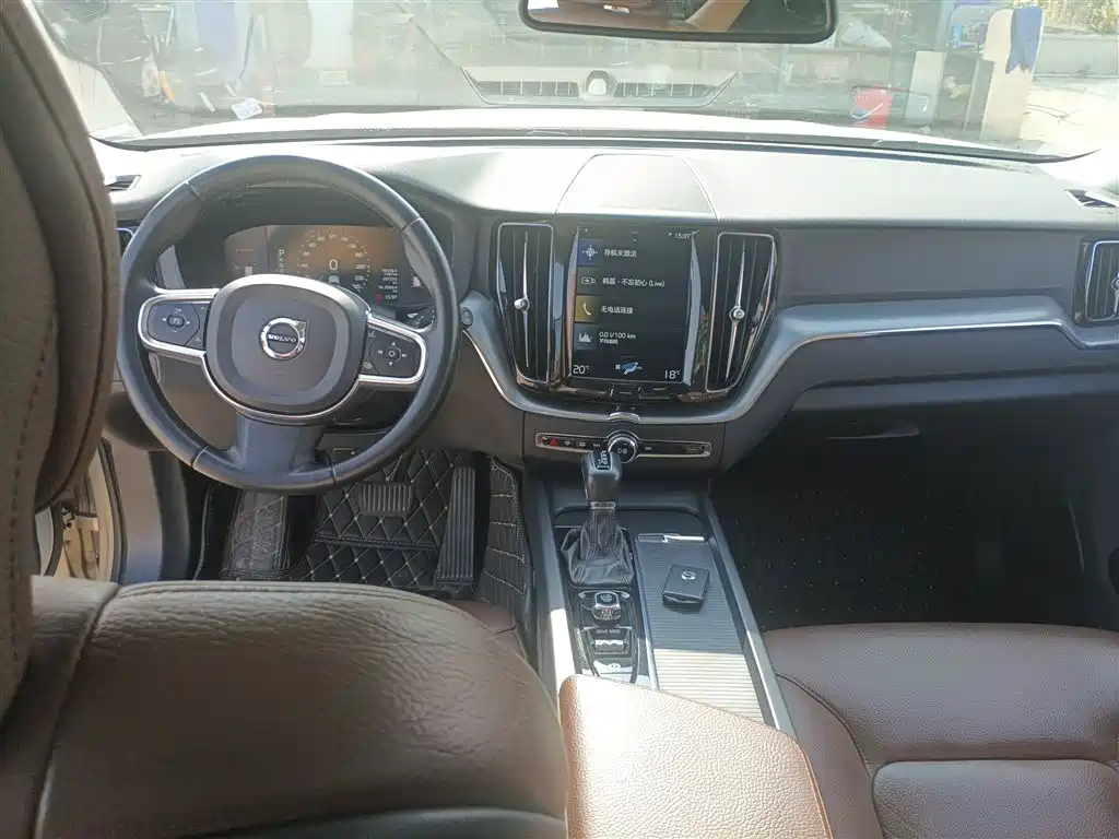 Volvo XC60 T5 4 WD Smart Ease Luxury