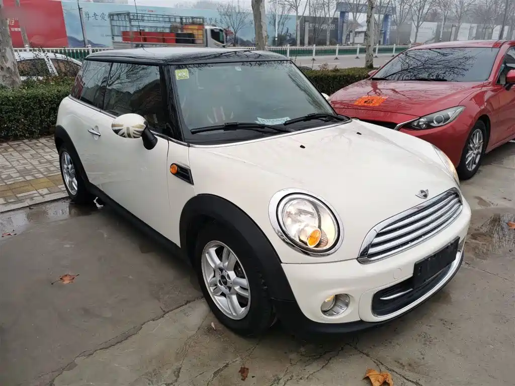 MINI 1.6 L ONE