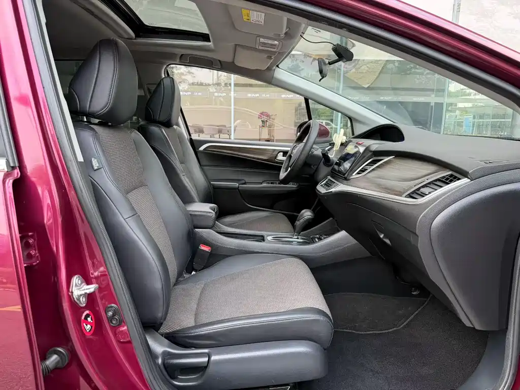 Jade 1.8 L Auto Comfort 5-seat