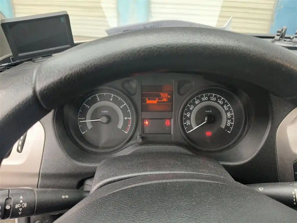 Peugeot 301 1.6 L Manual Comfort