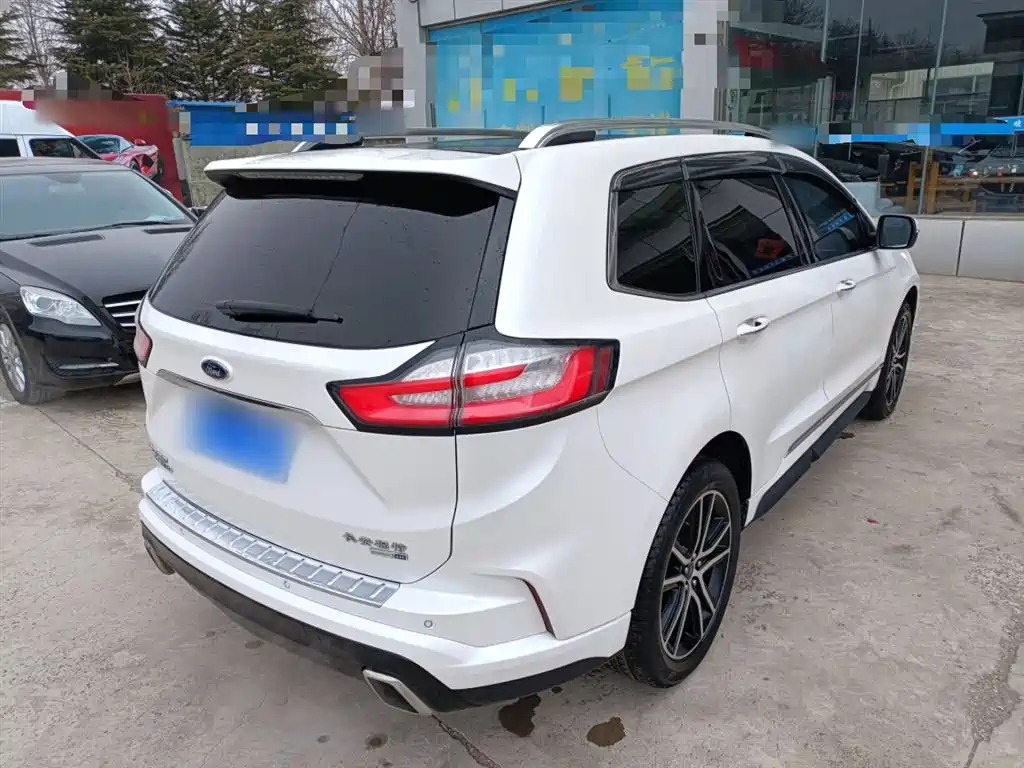 Edge EcoBoost 245 2 WD Grand Sharp 7-seat