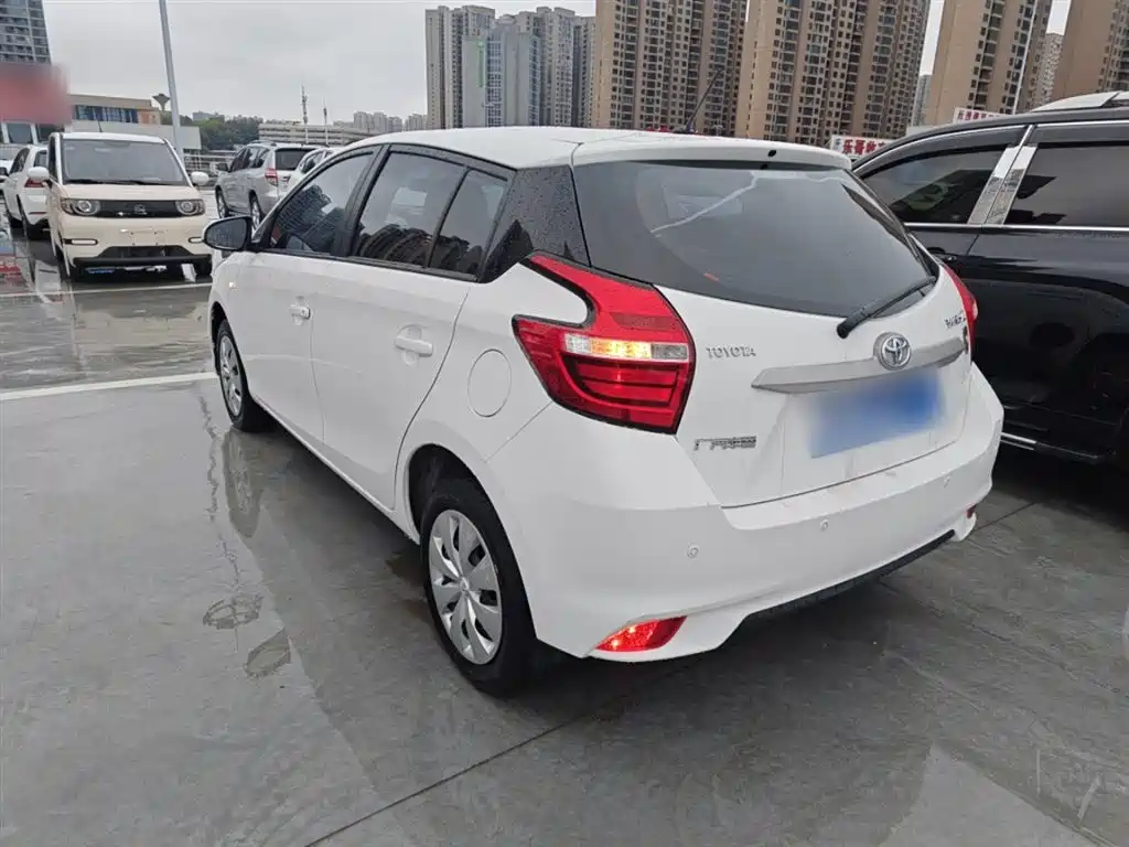 YARiS L Zhixuan 1.5 L CVT Leading