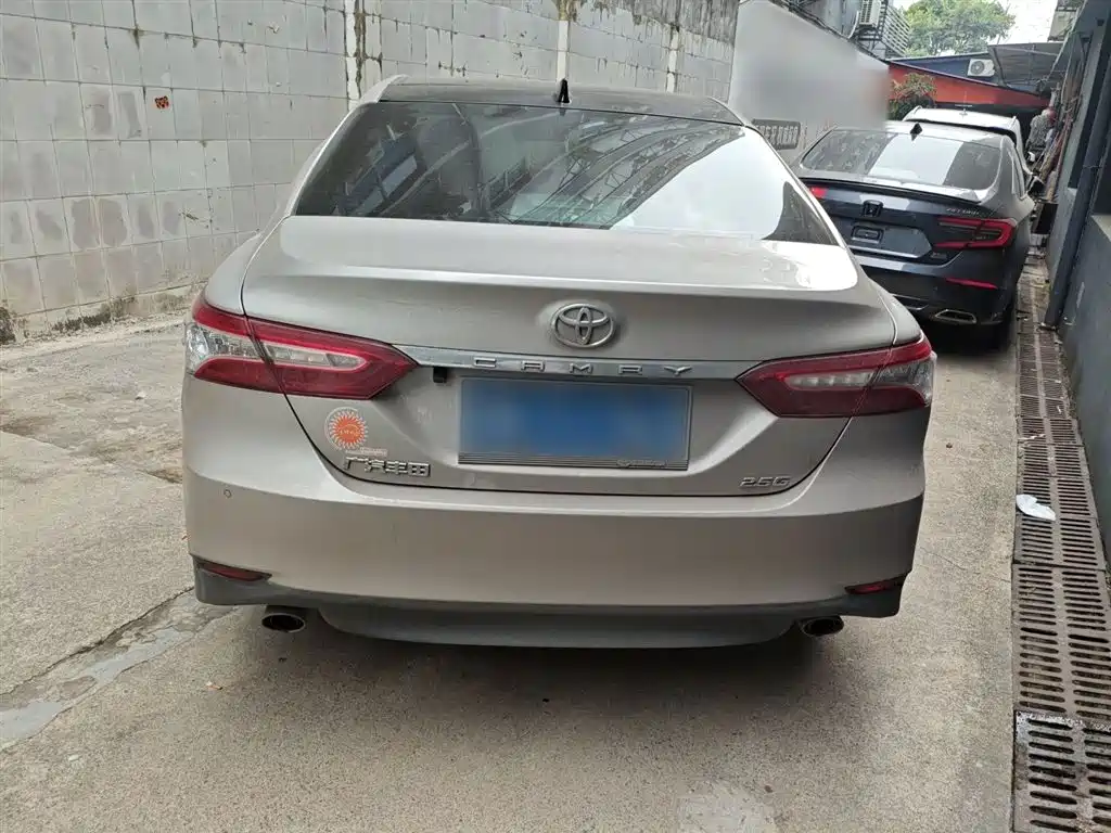 Camry 2.5 G Luxury