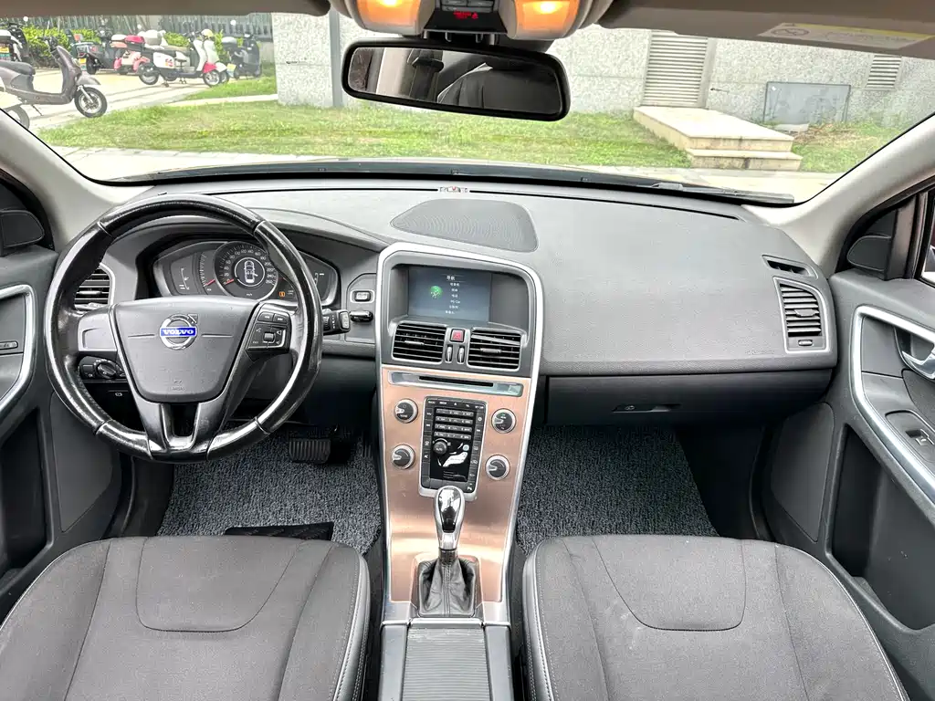 Volvo XC60 T5 Smart Travel