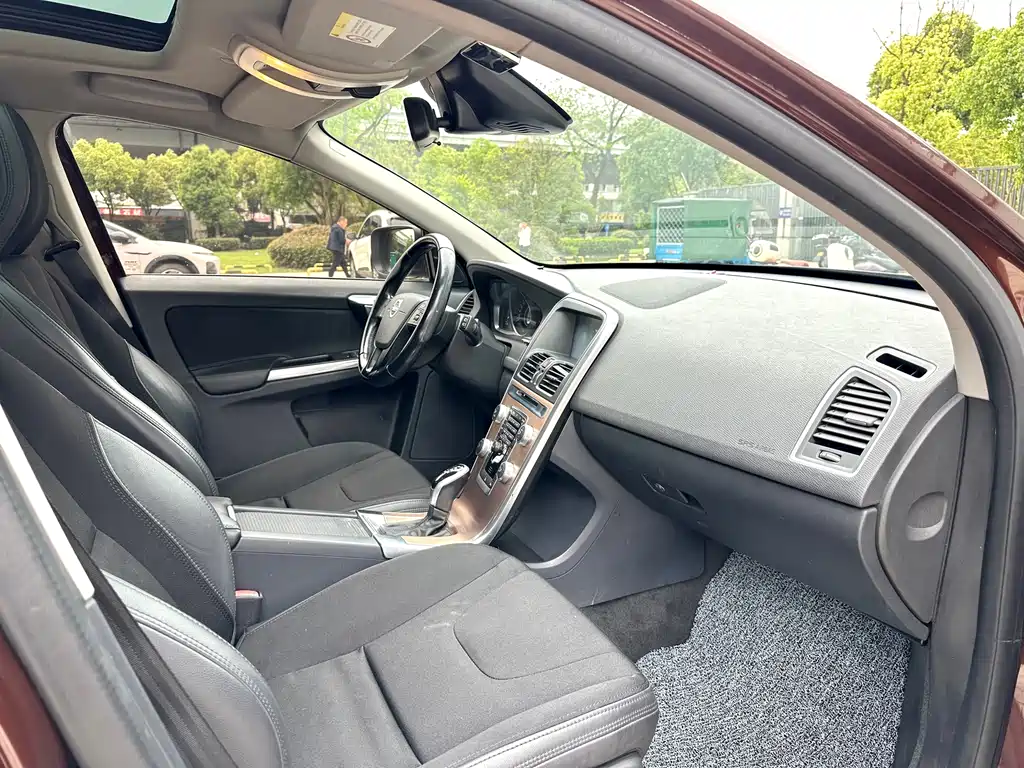 Volvo XC60 T5 Smart Travel