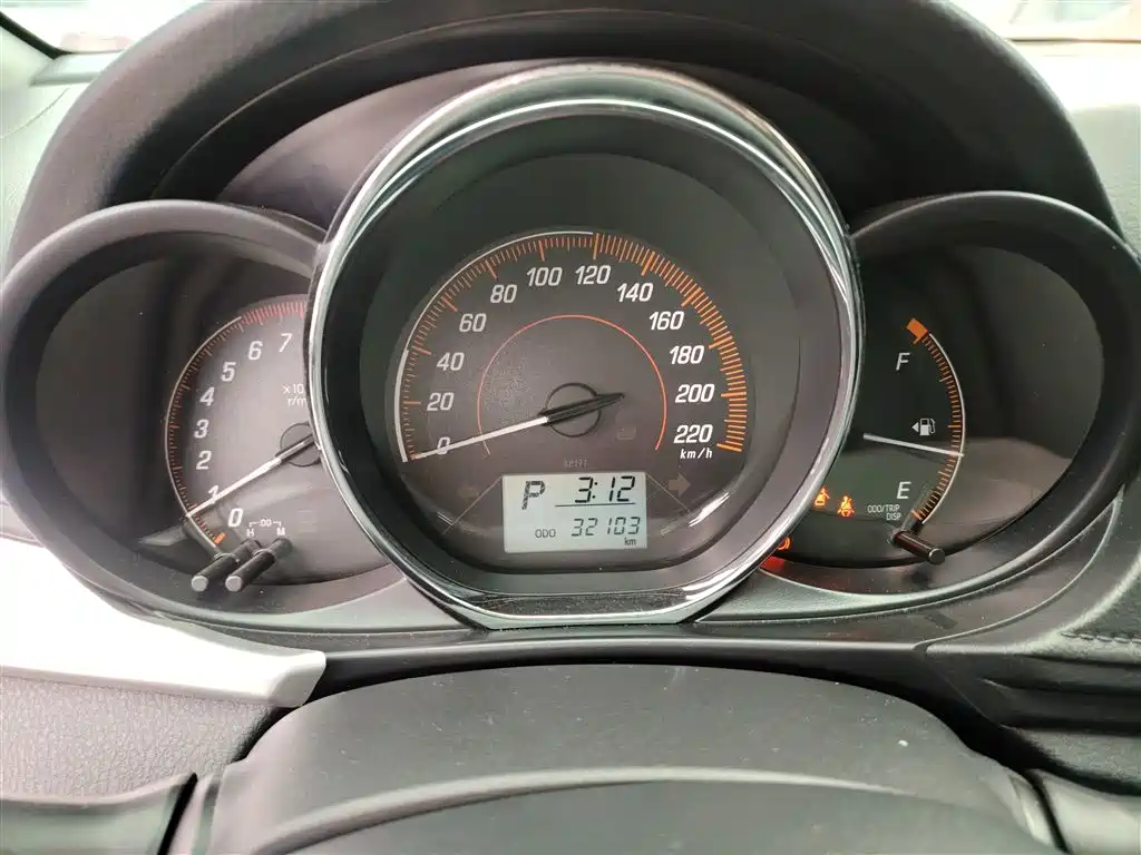 YARiS L Zhixuan 1.5 L CVT Leading