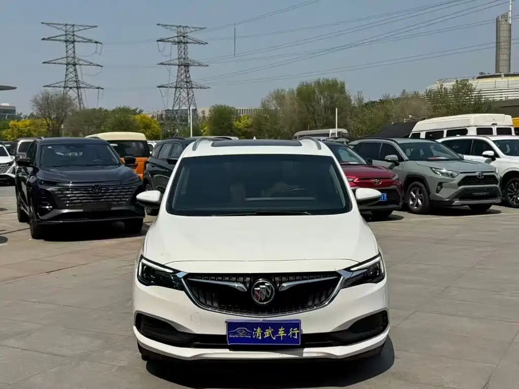 Buick GL6 323 T Light Hybrid Connected Luxury