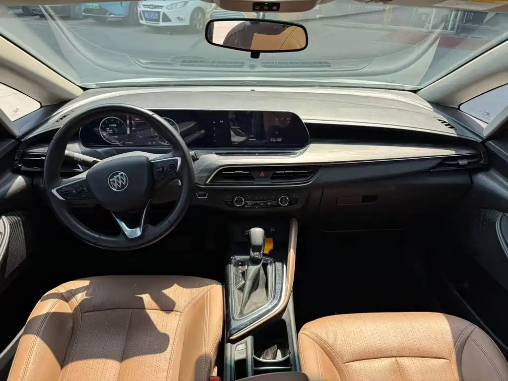 Buick GL6 323 T Light Hybrid Connected Luxury
