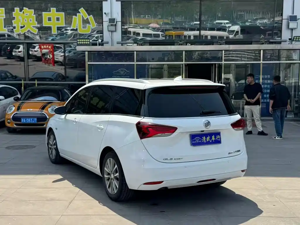 Buick GL6 323 T Light Hybrid Connected Luxury